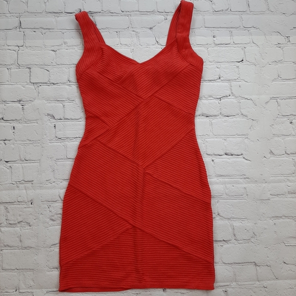 Bundle of 3 dresses - Picture 8 of 9